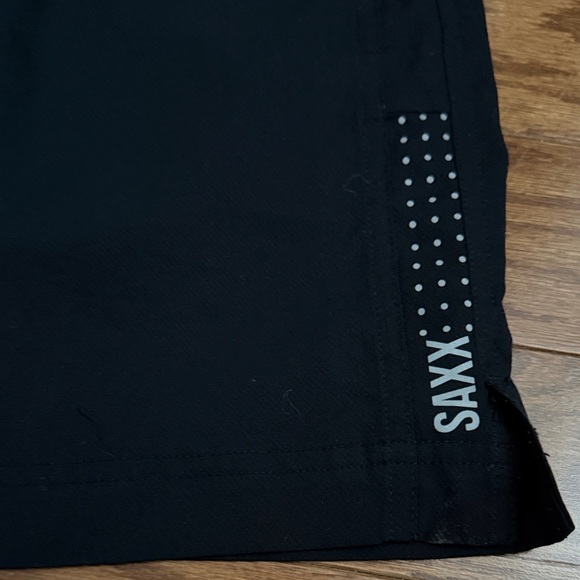 Saxx Men’s Athletic Kinetic Run Black Shorts - Picture 2 of 5